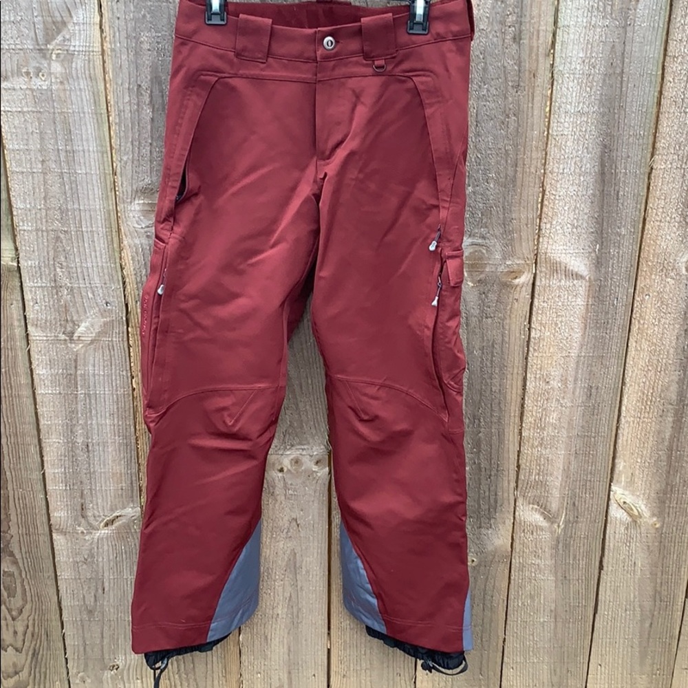Patagonia maroon ski or snowboarding pant